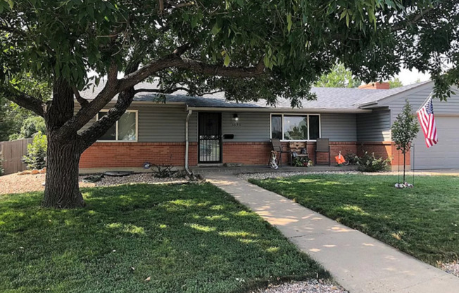 Huge room in a large shared home, private bathroom, great neighborhood, friendly roommates!