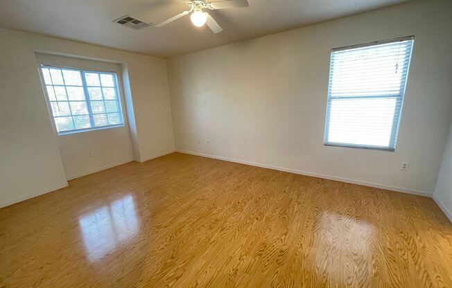 10737 Pipers Cove Ln