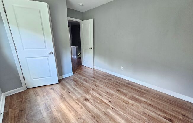 2 beds, 1.5 baths, $1,350, Unit P2