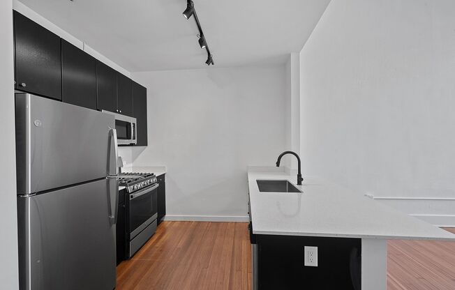 1 bed, 1 bath, 735 sqft, $1,816, Unit 100-514