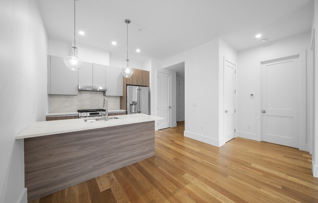 218 220 OLD COLONY AVE