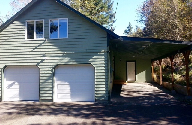 Maple Valley Country living - studio apartment with large 2 car garage, large carport, lots of storage! AC!! Available NOW!