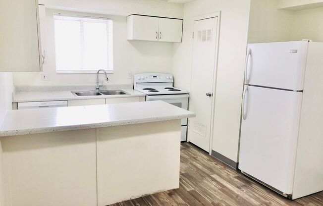 2 beds, 1 bath, 830 sqft, $1,299, Unit 19