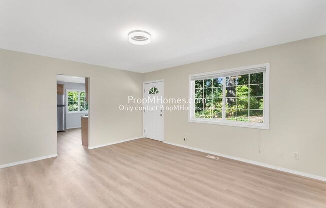 Light & Bright 2-Bedroom Home in SW - Huge Yard!