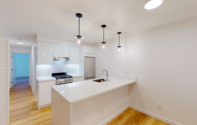 2425 BUCHANAN