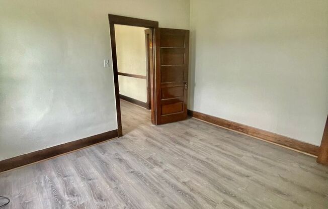 1505 Fleck Street (Full Service)