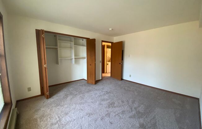 2 beds, 1 bath, 950 sqft, $1,765, Unit 493HB - HPCI, II