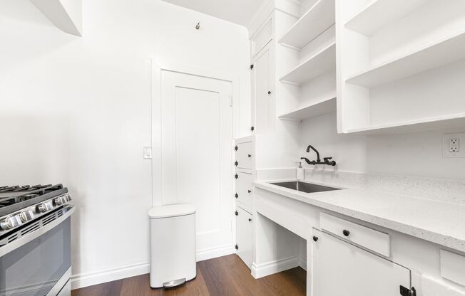 Studio, 1 bath, 540 sqft, $2,000, Unit 409