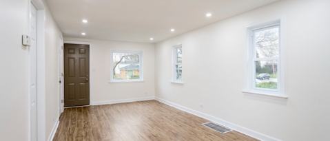 857 N AVE
