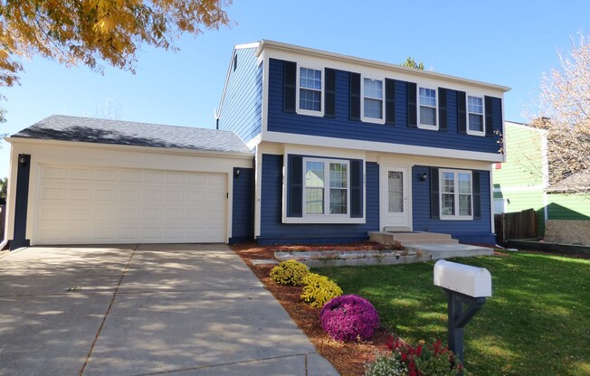 NEWER CARPET & STAINLESS FRIDGE!! BACKS TO BEAUTIFUL TOLL GATE CREEK TRAIL! PRIMARY BED & BATH, SPRINKLER & FENCED YARD!
