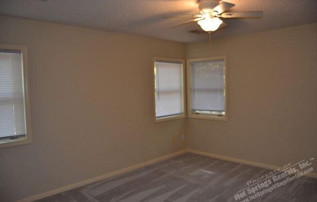 3 beds, 2 baths, $1,325