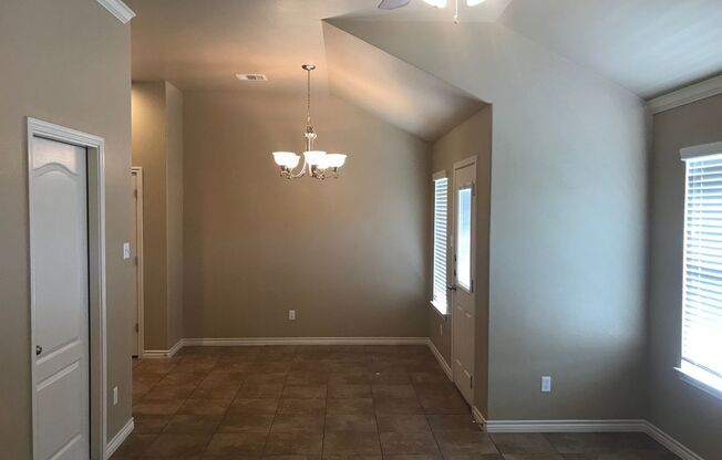 Beautiful 3bed/2bath Duplex near Clear Creek Viewable 8/5