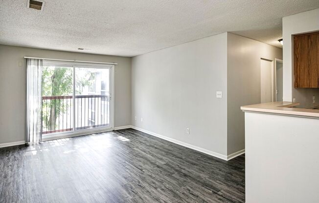 1 bed, 1 bath, 650 sqft, $825, Unit 222