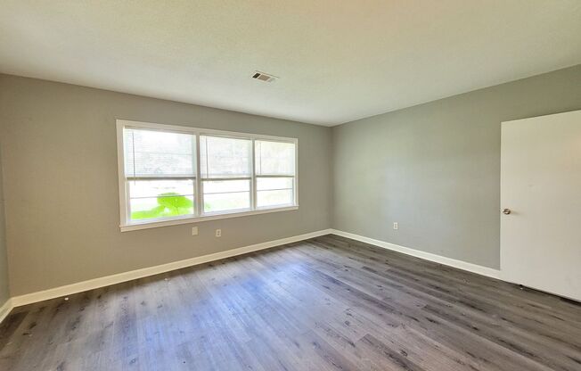 406 N S St Pensacola, fl 32507 MOVE IN SPECIAL: HALF OFF first full month of rent!!!