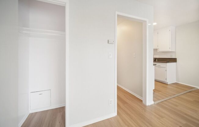 1 bed, 1 bath, 700 sqft, $1,998, Unit 53