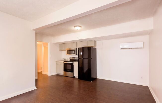 1 bed, 1 bath, 400 sqft, $980, Unit 7