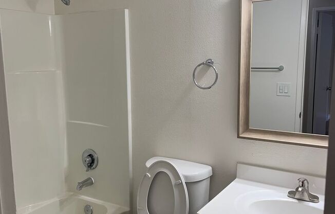 2 beds, 2 baths, 925 sqft, $2,450, Unit 37