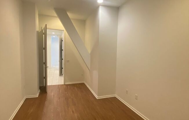 1 bed, 1 bath, 933 sqft, $1,770, Unit 1609