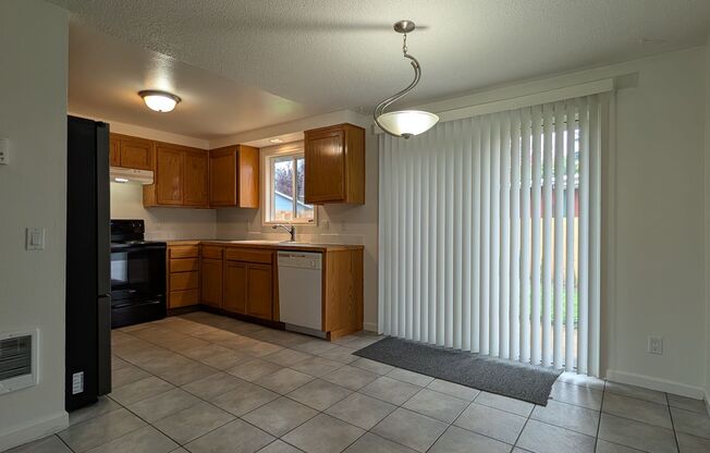 3 beds, 1 bath, $1,895