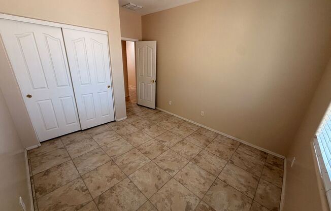 ALL Tile, *NO* Carpet Single Story 4 bed/3 Full Bath Goodyear Home Available!