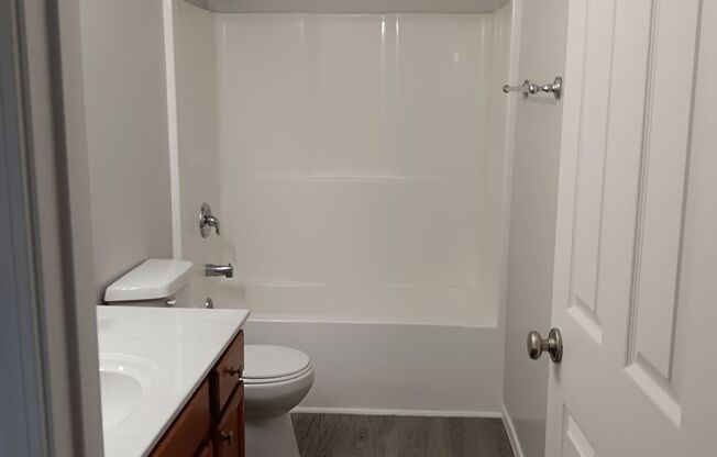 2 beds, 2 baths, 1,001 sqft, $995, Unit 4266 Apt 10