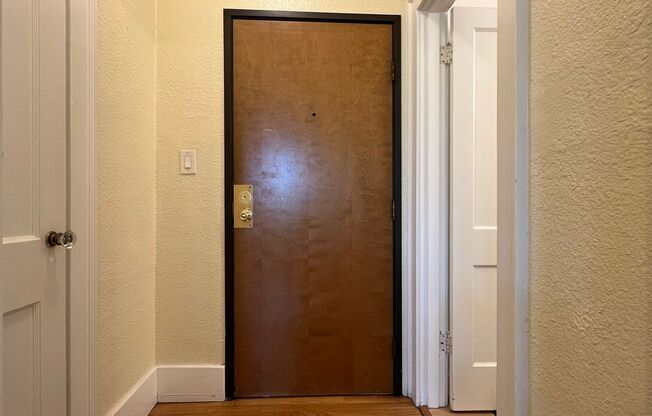 Studio, 1 bath, 525 sqft, $1,260, Unit 219