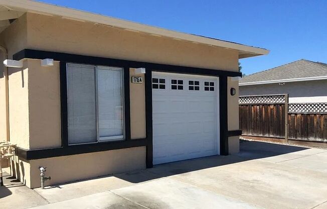 Willow Glen/Cambrian duplex - Beautifully Maintained with Spacious Backyard & Upgrades