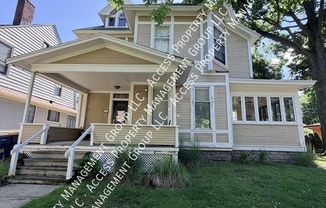 236 PROSPECT AVE NE