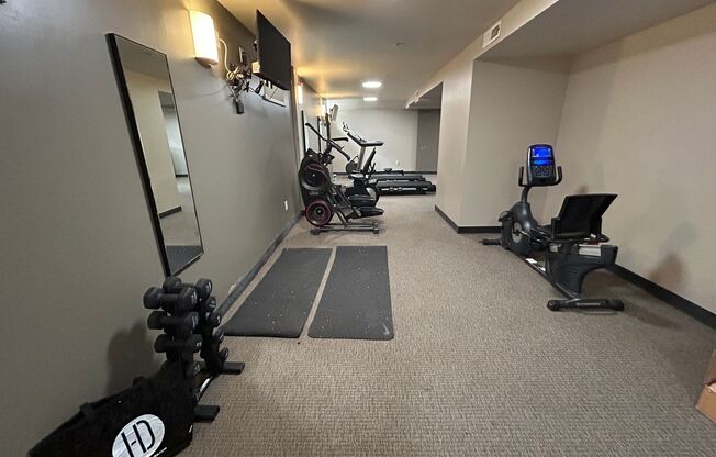 2 beds, 2 baths, 890 sqft, $1,245, Unit 2027-302