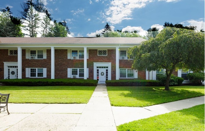Welcome to Woodruff Court Apartment Homes