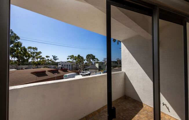 1 bed, 1.5 baths, 802 sqft, $3,295, Unit 05