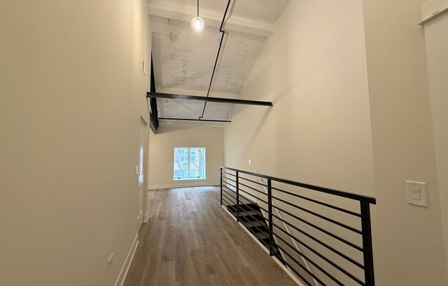 1 bed, 1.5 baths, 689 sqft, $3,395, Unit 206