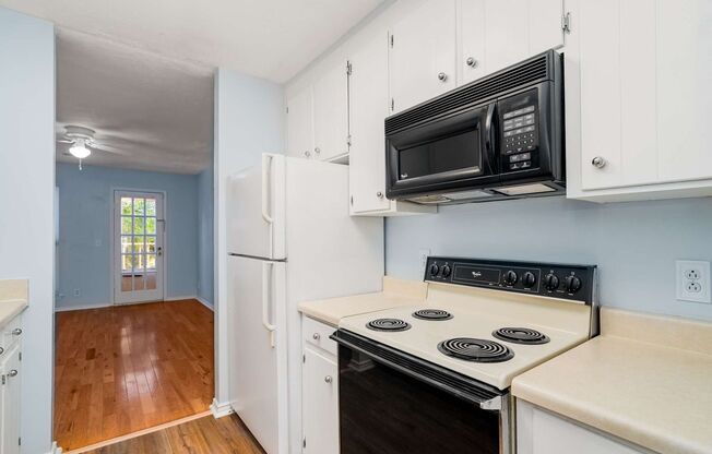 2 beds, 1 bath, $1,695