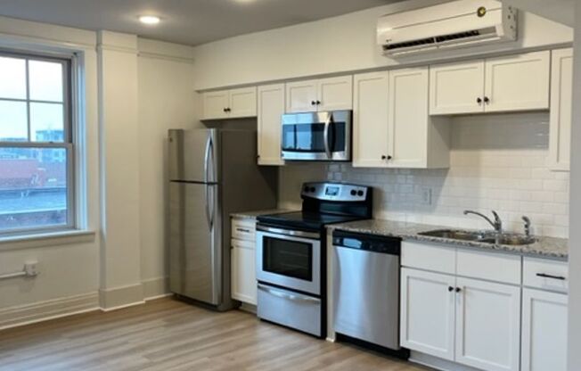 1 bed, 1 bath, 474 sqft, $1,300, Unit 205