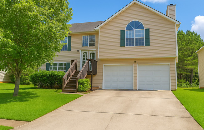 Great In-Law Suite Property - Master on Upper Level - Secondary Bedrooms on Lower Level