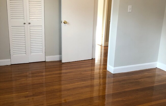 2 beds, 1 bath, $2,950, Unit 3