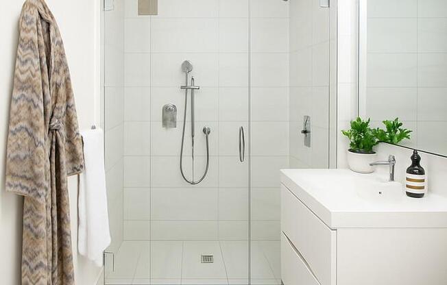 2 beds, 1 bath, $7,305, Unit 40N