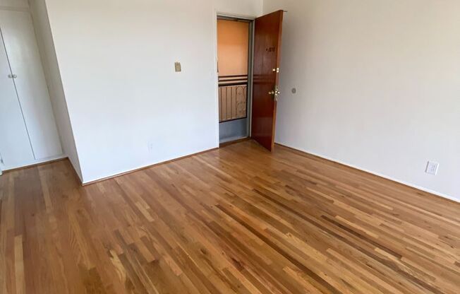 1 bed, 1 bath, $2,300