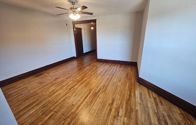 1 bed, 1 bath, 1,025 sqft, $1,350, Unit 905-15