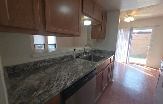 2 bedroom 1.5 bathroom 1 car carport near Texas State University