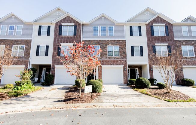 3 BR townhouse with garage