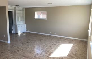 3 beds, 2 baths, $1,300