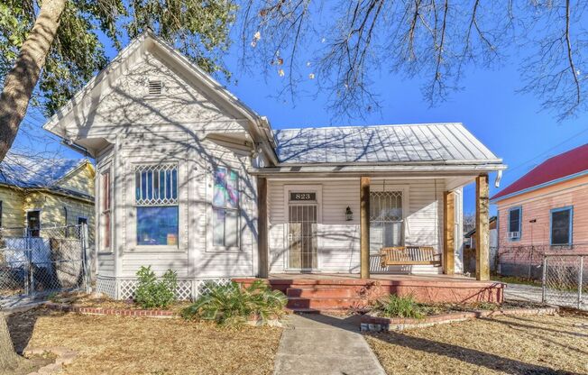Charmer Close to Downtown!