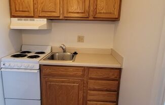 1 bed, 1 bath, $595, Unit 01