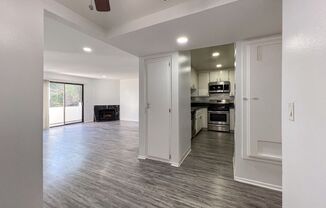 Gorgeous 2 Bed/2 bath apartment in excellent Sherman Oaks area!