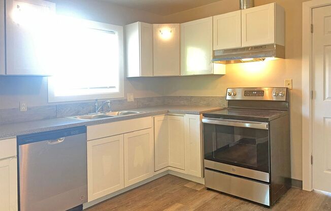 2 beds, 1 bath, $1,500, Unit 2104