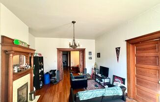 3 beds, 1 bath, 1,500 sqft, $2,400, Unit Unit 4