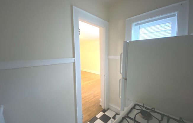 Studio, 1 bath, $800, Unit 309