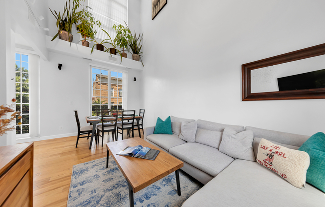 278 NASSAU AVE