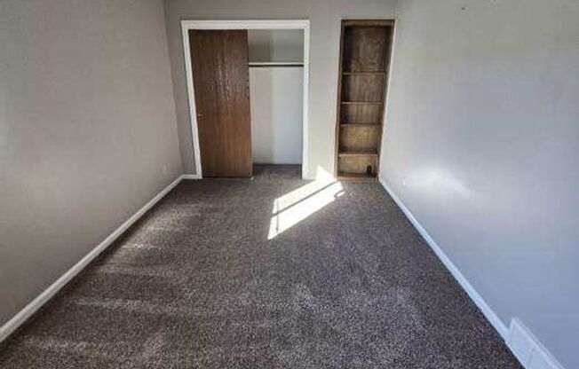 2 beds, 2 baths, $1,100, Unit 4020 Gannett Street #6